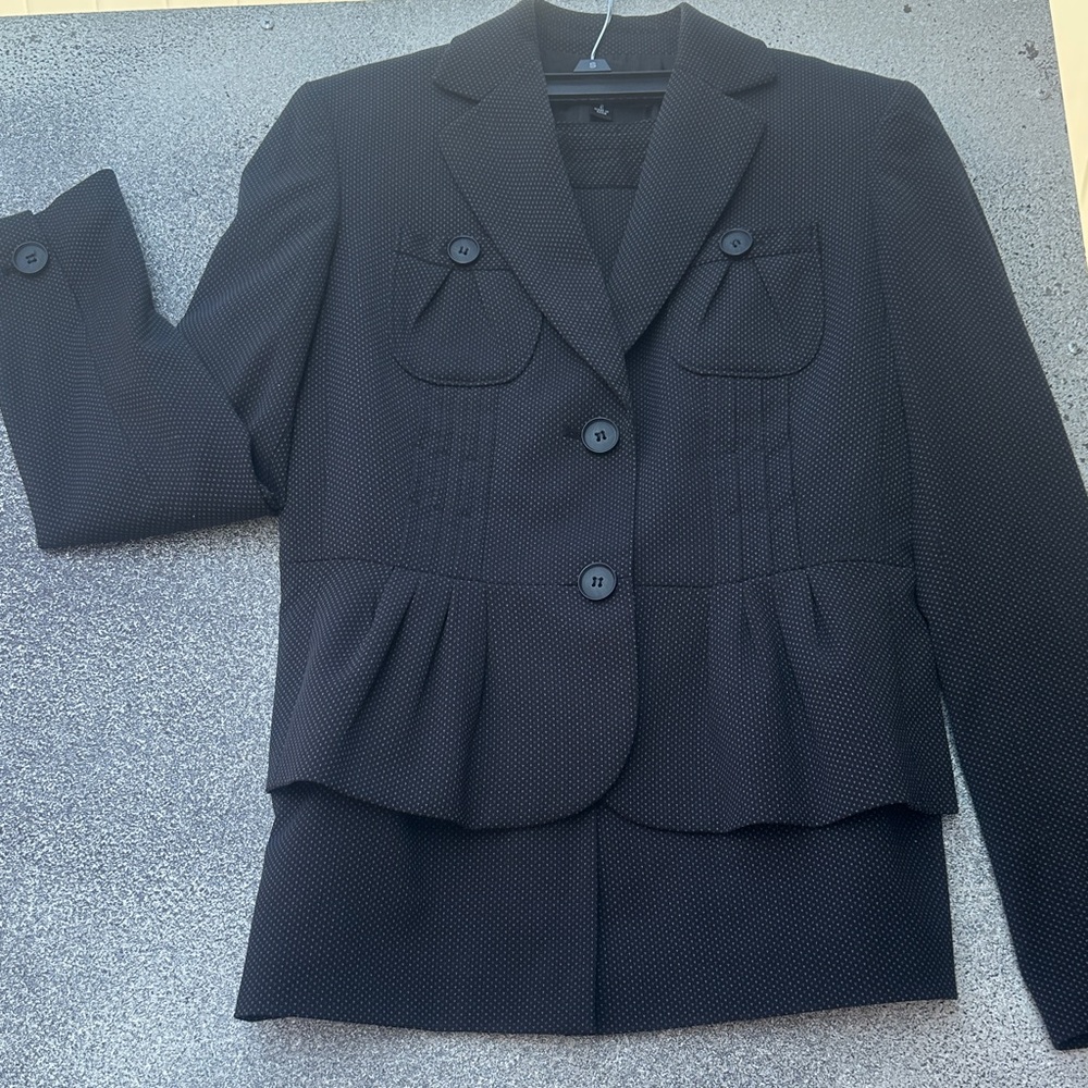 Nine West Black and White Textured Suit Blazer and Skirt Size 2